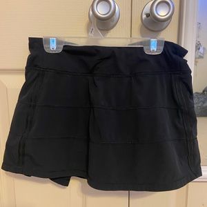 black lululemon skirt size 4